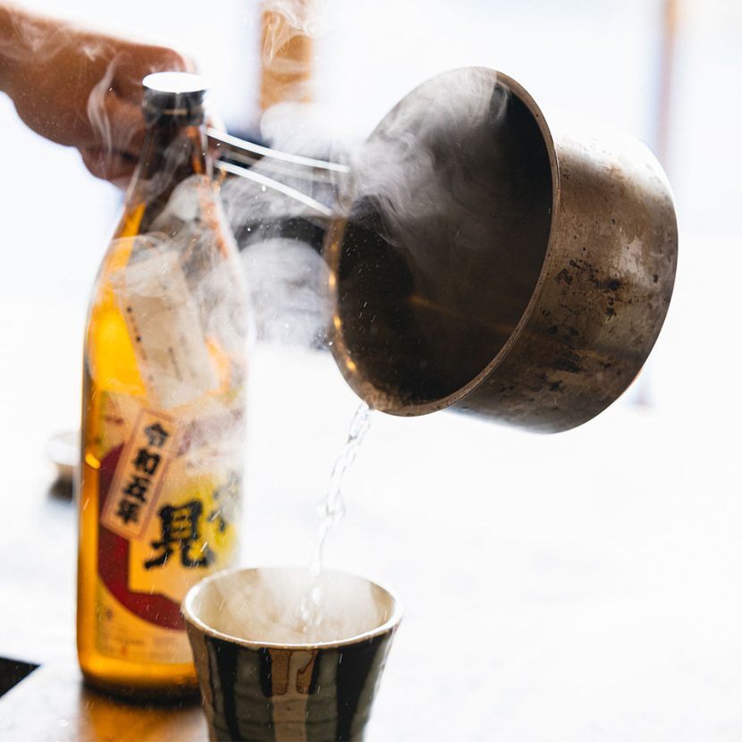 [Vol.7]秋の新焼酎、お湯割りの仕方、器の選び方でさらに美味しく！｜日本酒のプロたっちゃんと巡る、おいしいたのしいお酒の世界